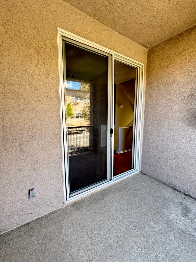 Building Photo - 1267 Elfin Forest Rd E