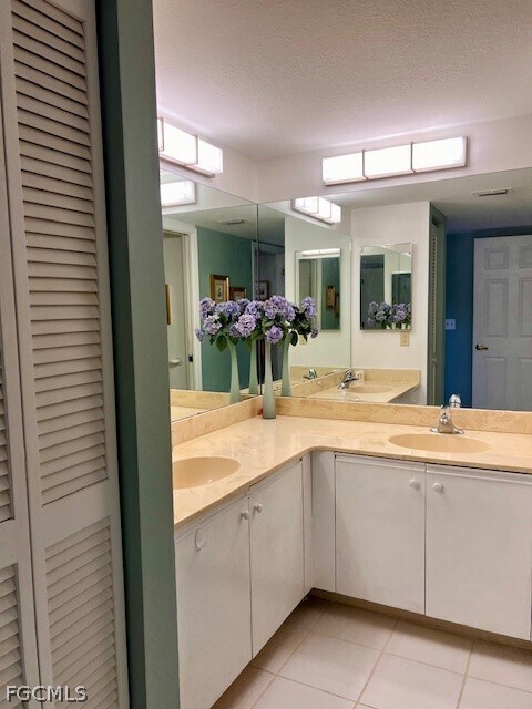 Building Photo - 5905 Trailwinds Dr