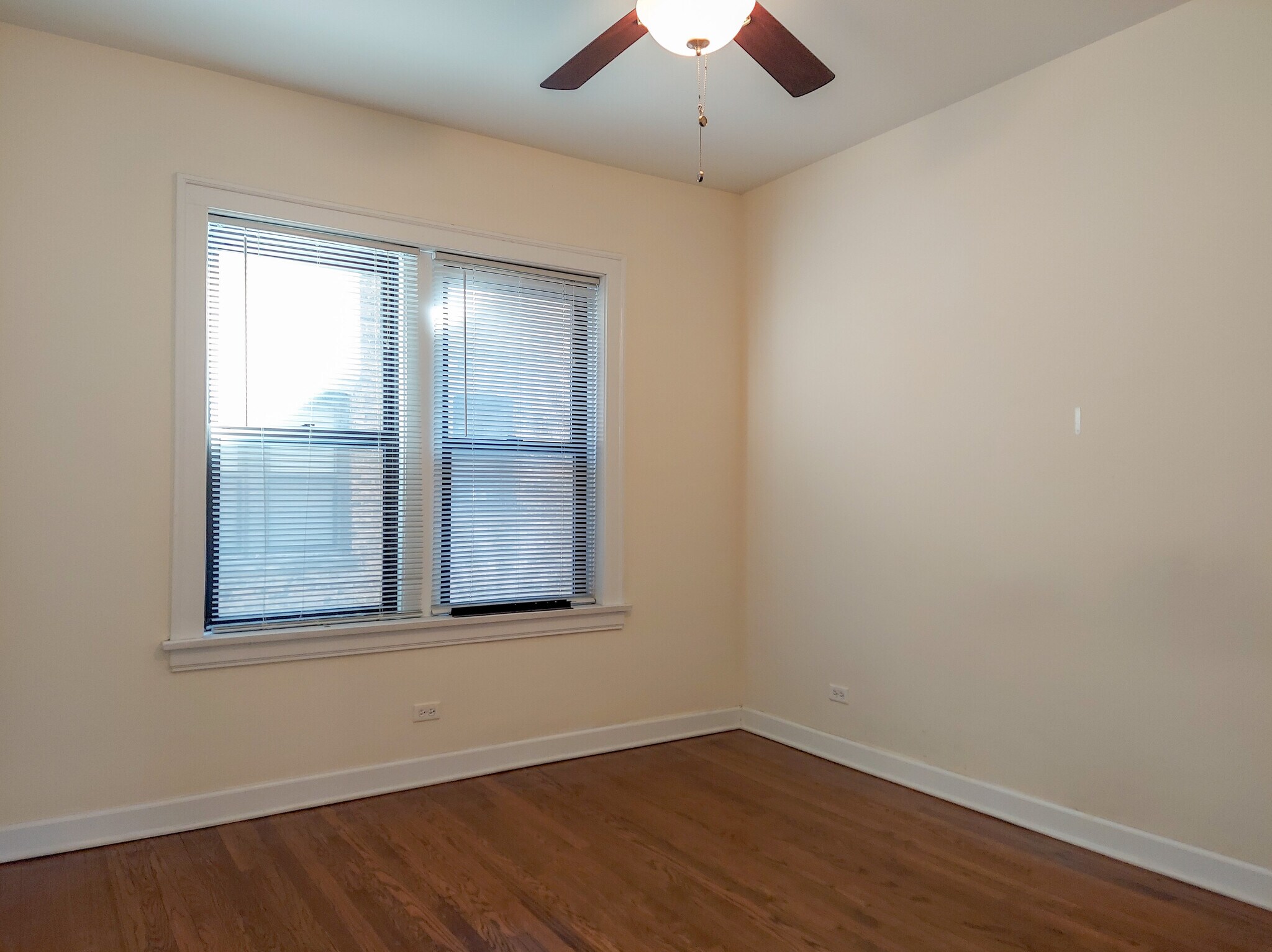 Building Photo - 4653 N Wolcott Ave
