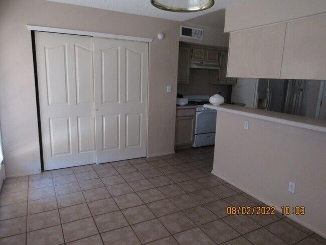 Building Photo - 1600 Hartsdale Dr