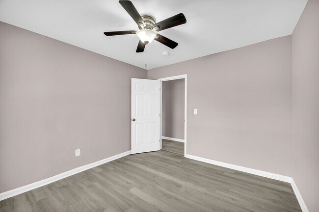 Building Photo - Charming 2BR Duplex in Atlanta