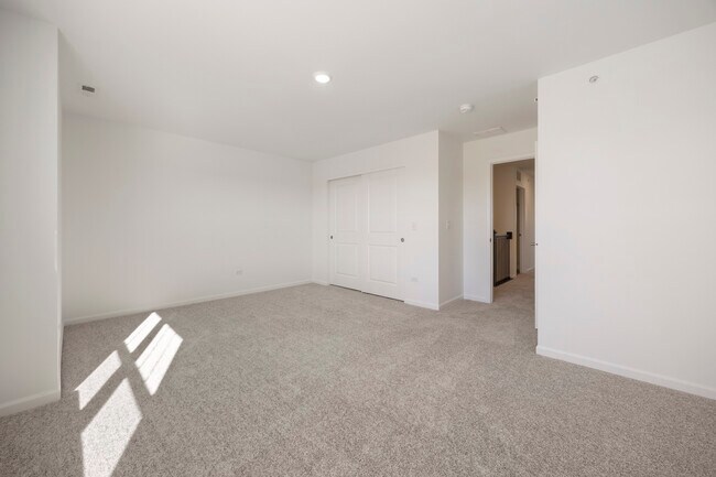 Building Photo - 678 Cassia Ct