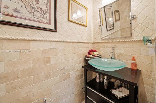 Building Photo - 10740 SW 74th Ct