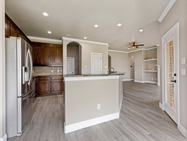 Building Photo - 455 Chisholm Trail