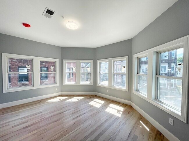 Building Photo - 7 Waumbeck St