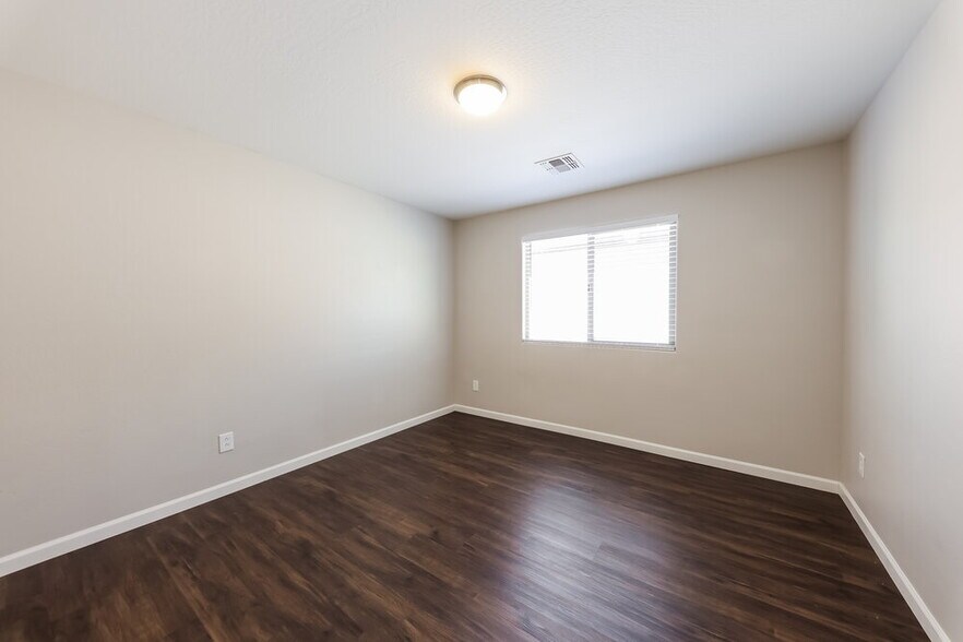 Building Photo - 5432 W Hobby Horse Dr
