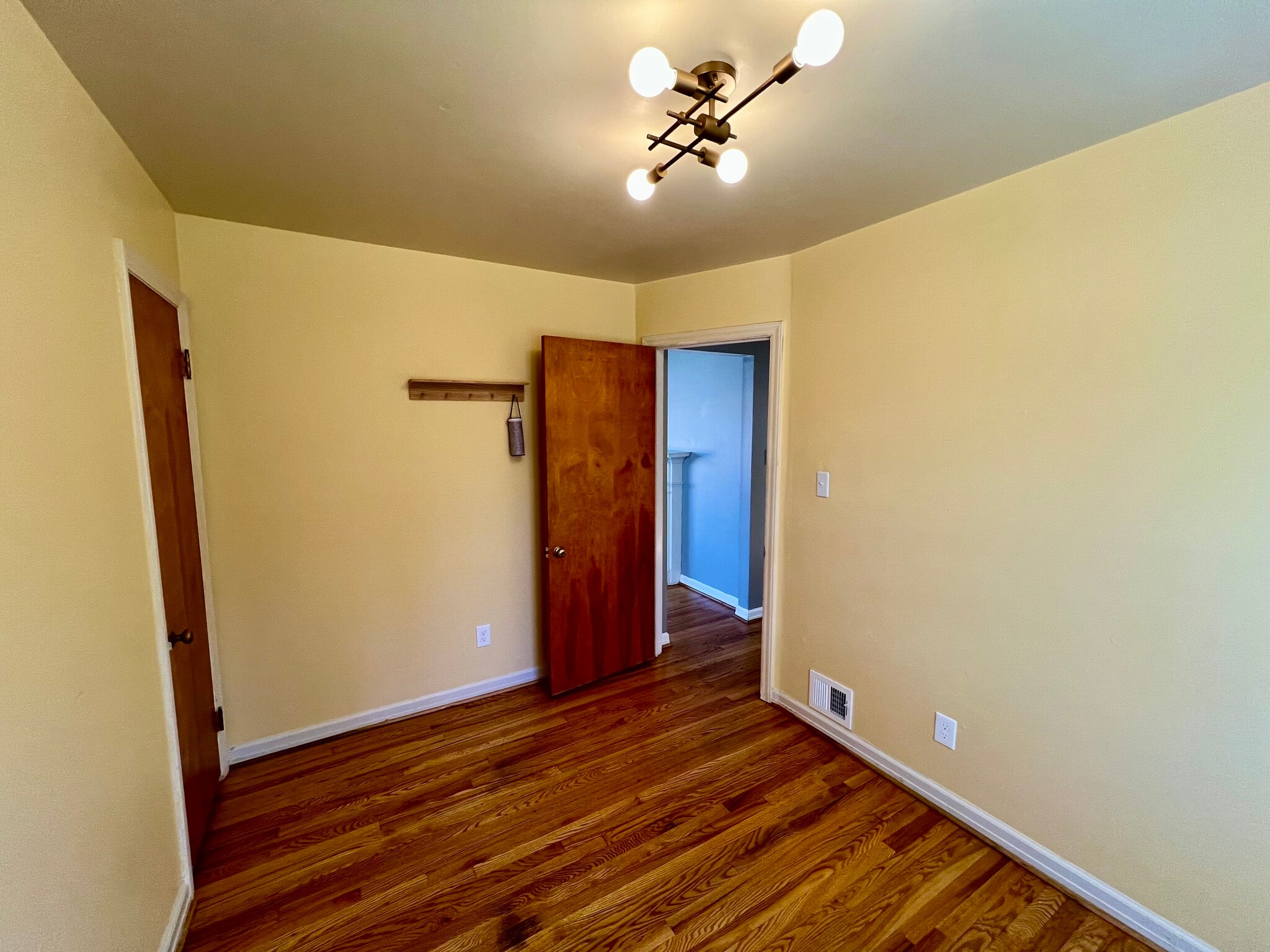 Building Photo - 140 Cree Dr