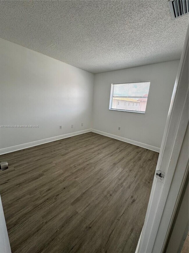 Building Photo - 5491 W 24th Ave