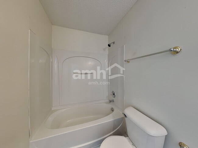 Building Photo - 1009 Gelfield Rd