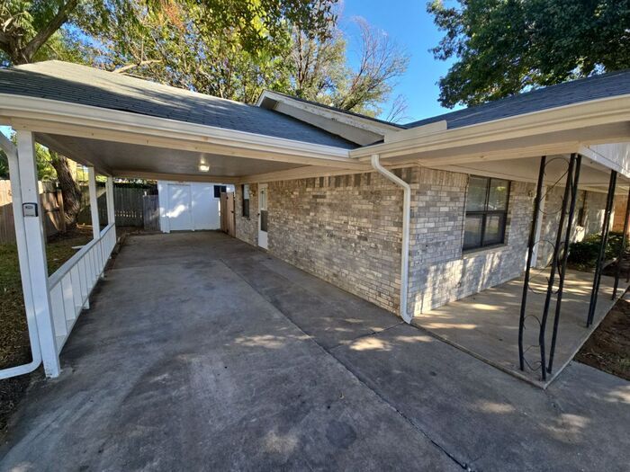 Building Photo - 309 Denton Ct