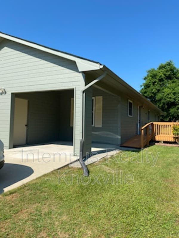 Building Photo - 6517 Bay Cir Dr