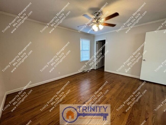 Building Photo - All utilities included with rent due to sh...