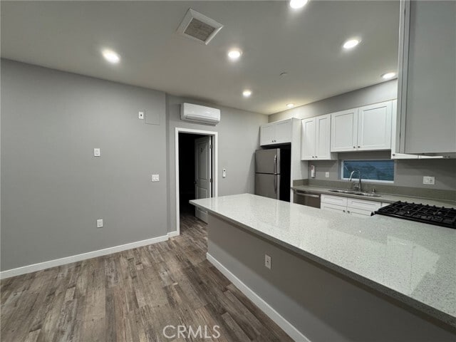 Building Photo - 623 Normandie Ave