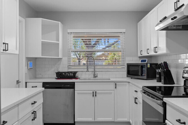 Building Photo - 12009 Florida Woods Ln