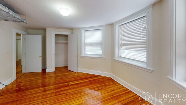 Building Photo - 7 Mt Hood Rd