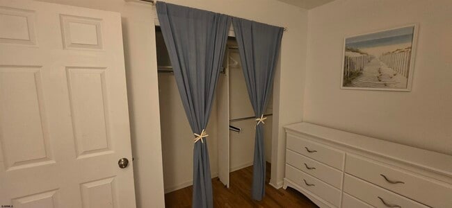 Building Photo - 512 N Somerset Ave