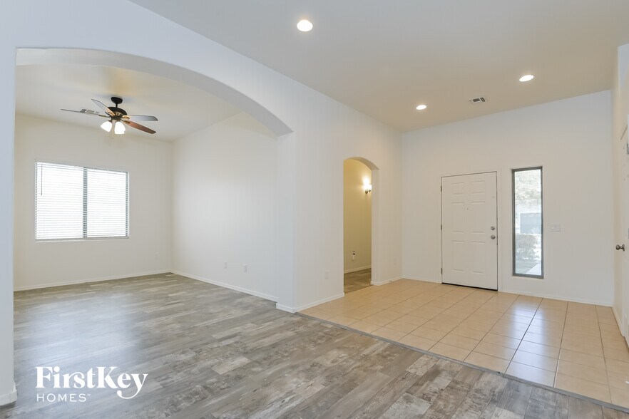 Building Photo - 11549 W Amber Stone Dr