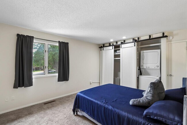 Building Photo - 341 Samoa Dr