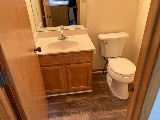 Building Photo - 2BR Woodbury Townhome in Perfect Location!