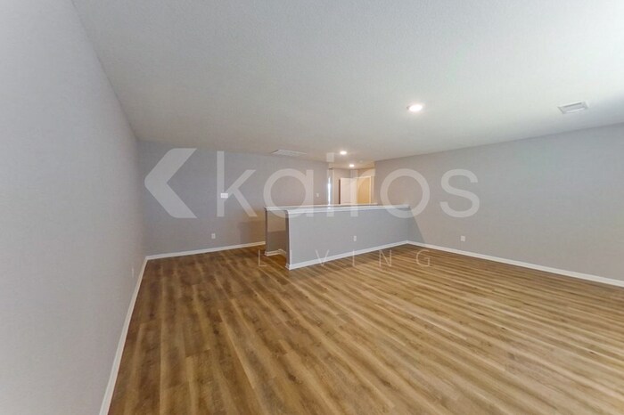 Building Photo - 224 Capital Hl Vw