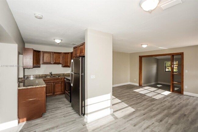 Building Photo - 5835 SW 117th Ave