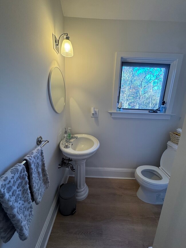 Building Photo - 22 Horseshoe Rd