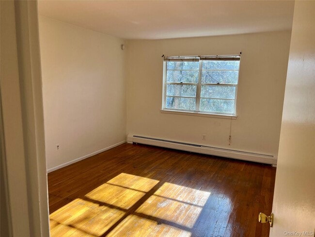 Building Photo - 63 Kenwood Dr