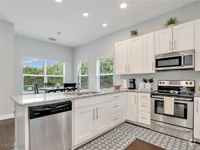 Building Photo - 3037 Lunar St