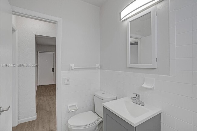 Building Photo - 14100 NW 24th Ct