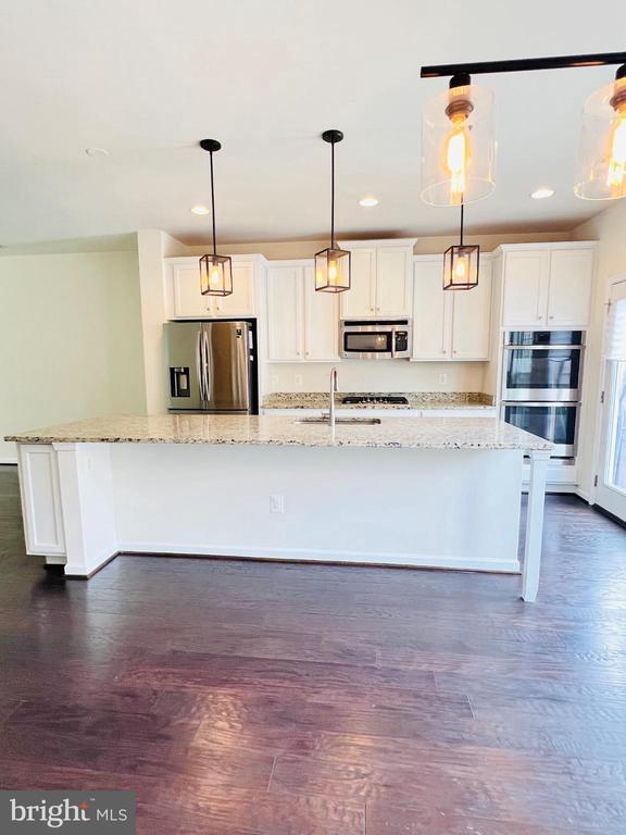 Building Photo - 208 Freesia Ln
