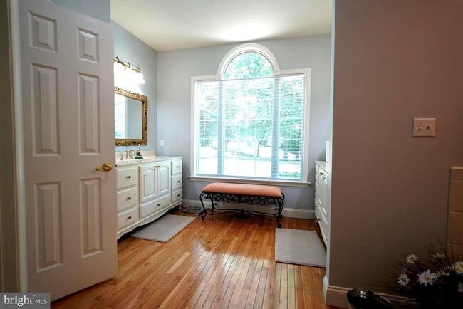 Building Photo - 15401 Jamies Way