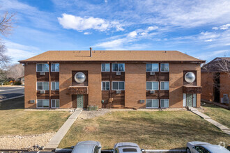 Building Photo - Peak View