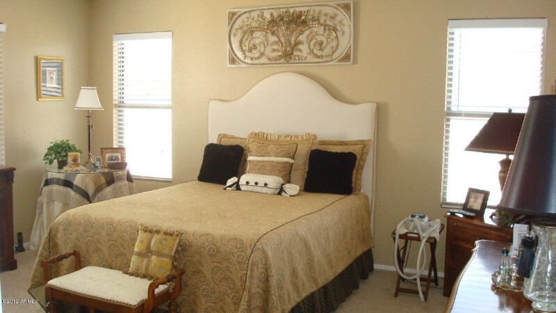 Building Photo - 1143 S Amandes