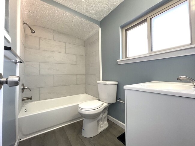 Building Photo - 1283 Linwood Ave