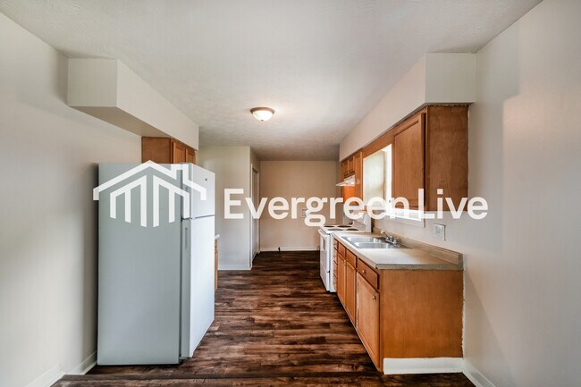 Building Photo - 4619 N Richardt Ave