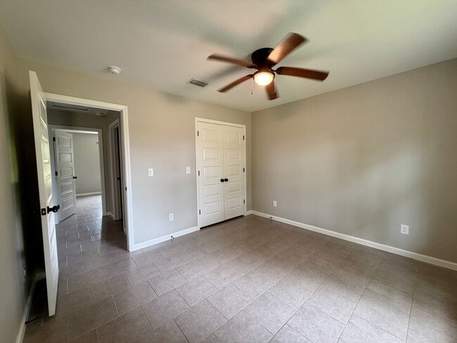 Building Photo - 25105 Lavinia Ave