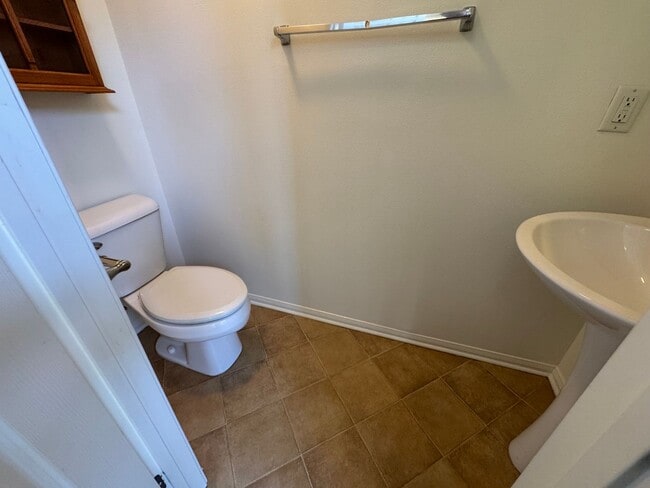 Building Photo - THE BEST OF BOTH WORLDS – FRESH & READY!