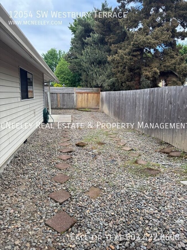 Building Photo - 12054 SW Westbury Terrace