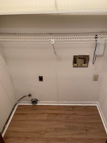 Apt 2 - 5010 Hawthorne Ct
