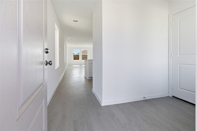Building Photo - 28731 Bottom Grass Trl