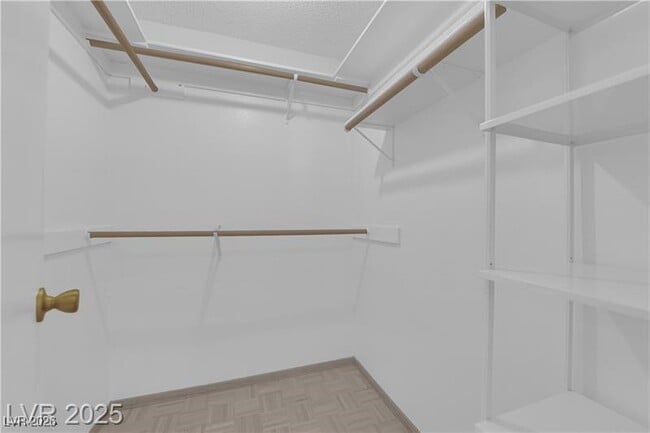 Building Photo - 2004 Canterbury Dr