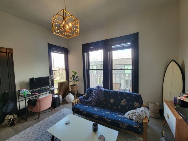 Building Photo - 623 E 100 S