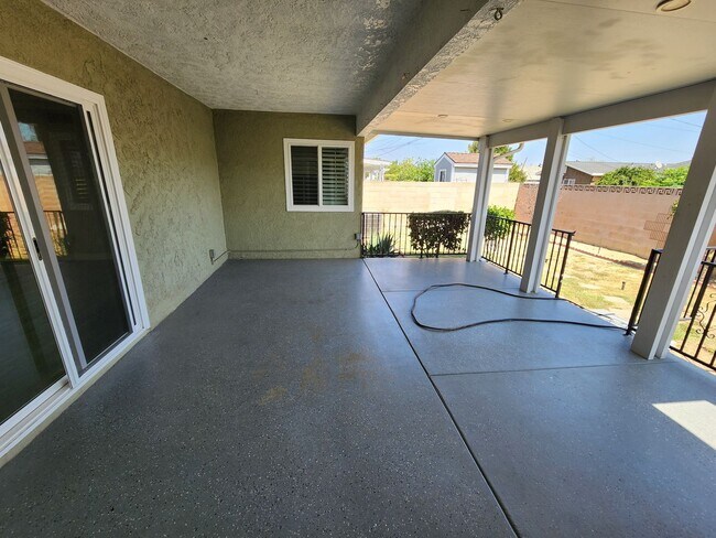Building Photo - 14020 Faust Ave