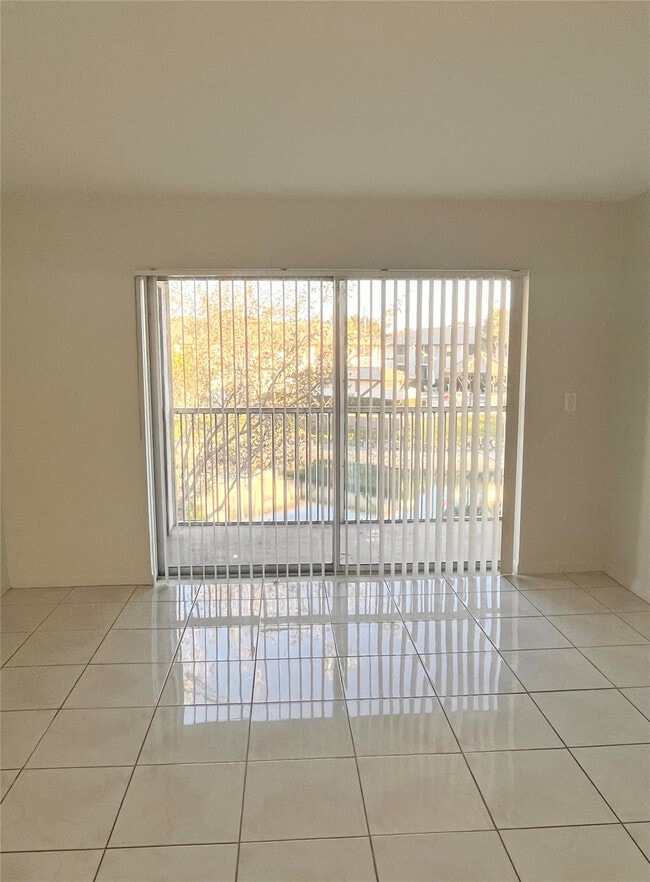 Building Photo - 2423 NW 89th Dr