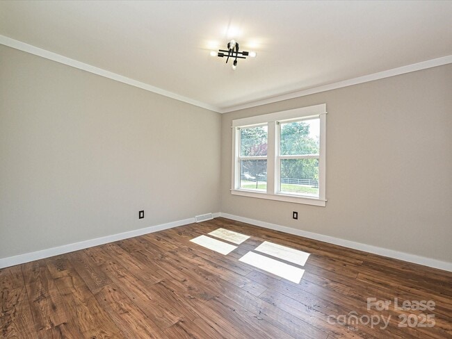 Building Photo - 9565 Man O War Rd
