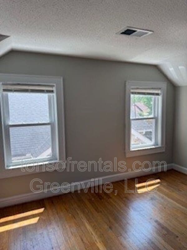 Building Photo - 414 Randall Street C