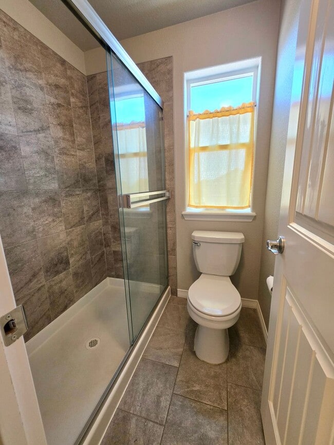 Building Photo - Beautiful 4 Bedroom Home in Peyton