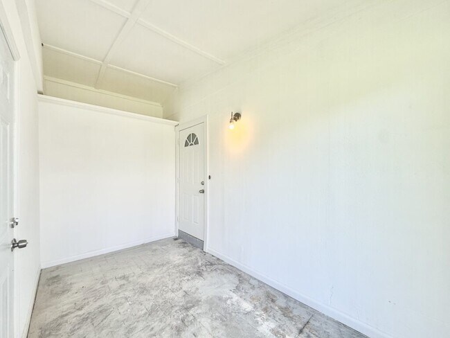 Building Photo - 2125 Mark Ave