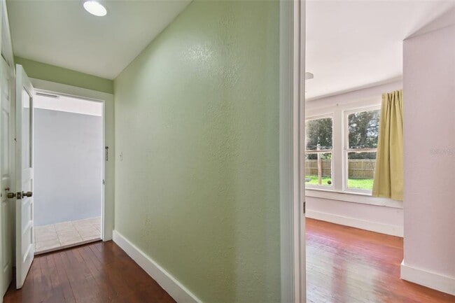 Building Photo - 1925 52nd St S