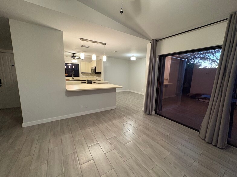 Building Photo - 51 Meadows Dr